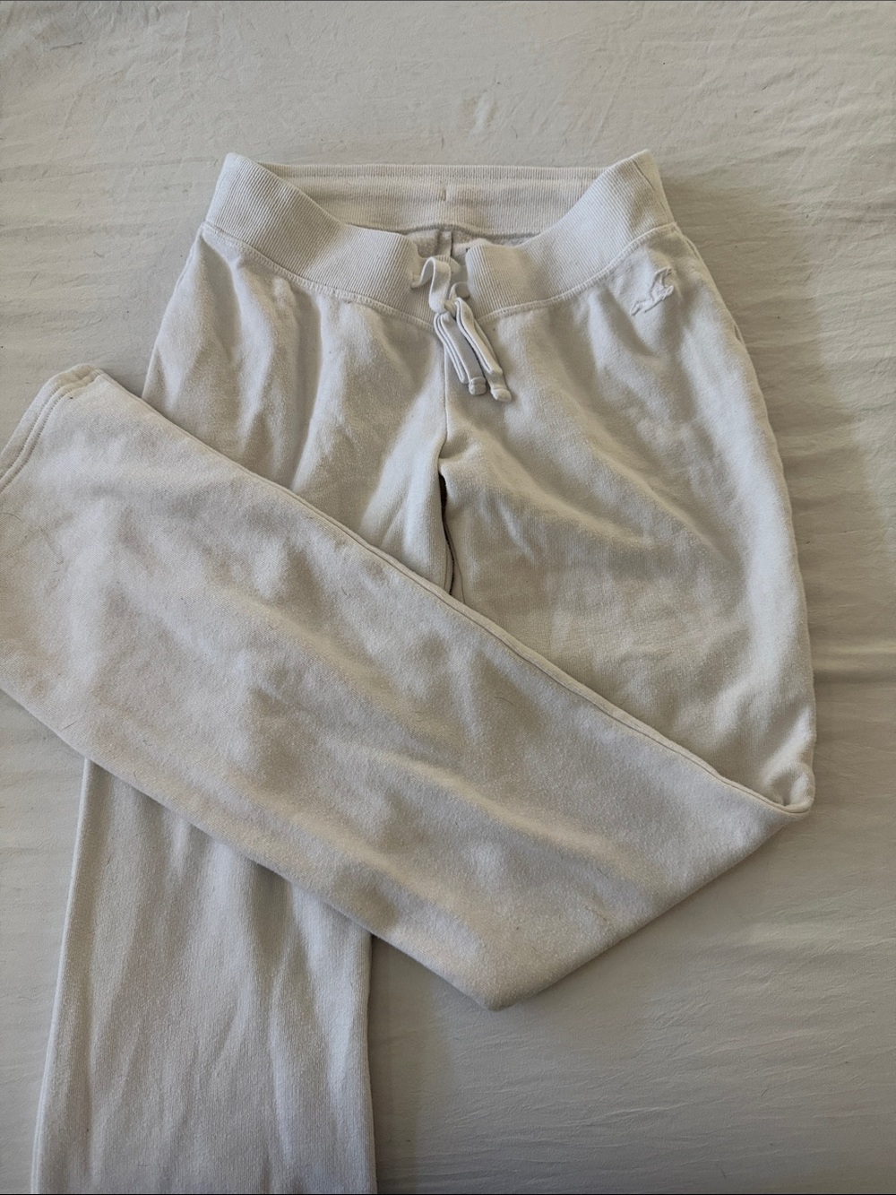 Hollister Cream Fleece-Lined Sweatpants